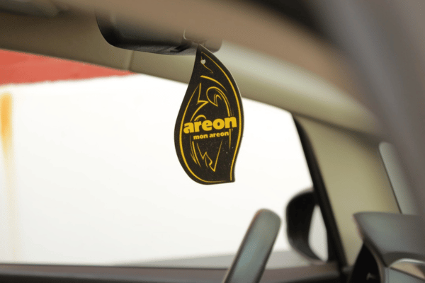 nên dùng nước hoa nào cho ô tô