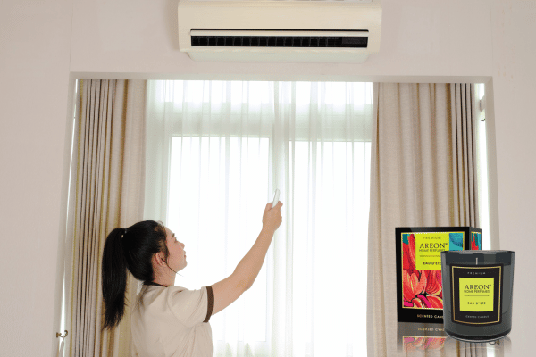 đốt nến thơm trong phòng máy lạnh