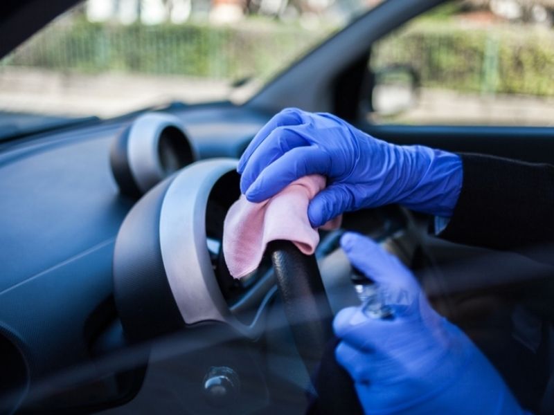 Làm gì cho ô tô luôn thơm