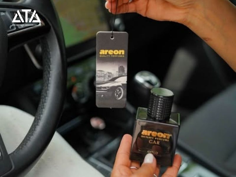 Nước hoa xịt tạo hương thơm cho xe ô tô